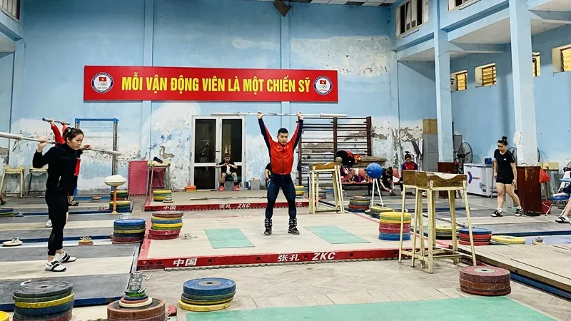 Tuyển thủ thể thao Việt Nam nỗ lực tập luyện, thi đấu giành thành tích cao và cũng có thưởng từ các quy định. Ảnh: MINH MINH