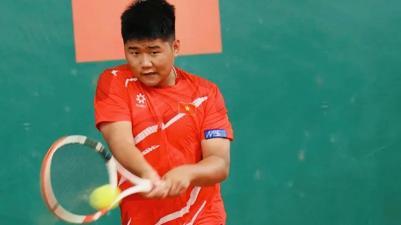 Tay vợt Lê Tiến Anh đã vô địch vòng loại tại Roland Garros Junior 2025. Ảnh: VTF