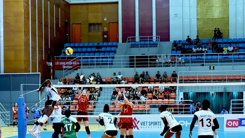 Đội tuyển bóng chuyền nữ Việt Nam chờ đợi cuộc tái đấu với đội Kenya vào ngày 27-8. Ảnh: MINH MINH
