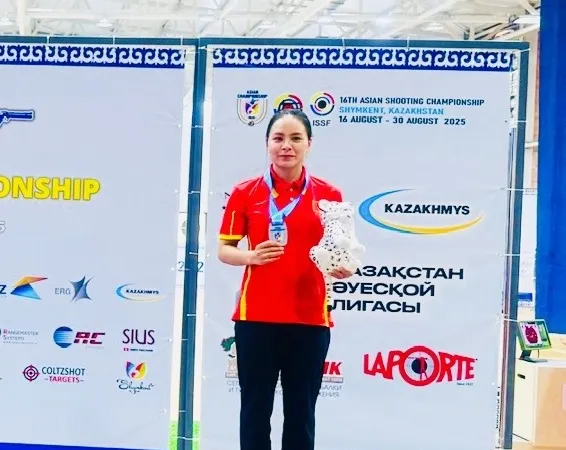 Xạ thủ Trịnh Thu Vinh lần đầu tiên giành HCĐ 25m súng ngắn thể thao giải vô địch châu Á. Ảnh: MINH MINH