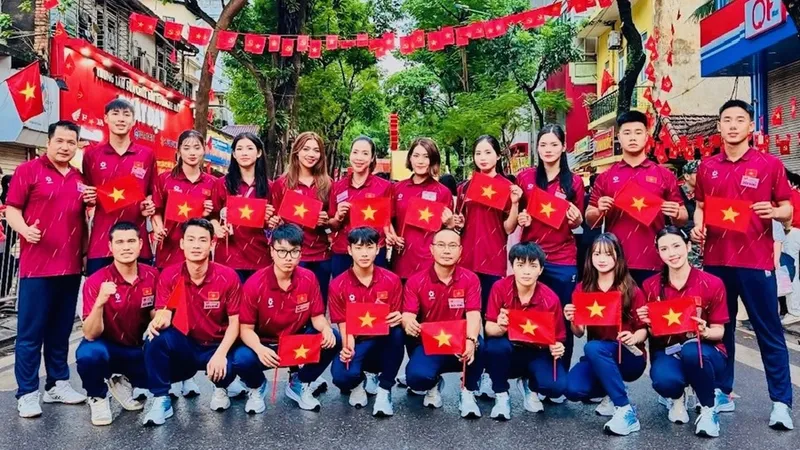 Các HLV, VĐV thể thao tham dự Khối Văn hóa-Thể thao tại lễ diễu binh, diễu hành Ngày Quốc khánh 2-9. Ảnh: THÁI XUÂN