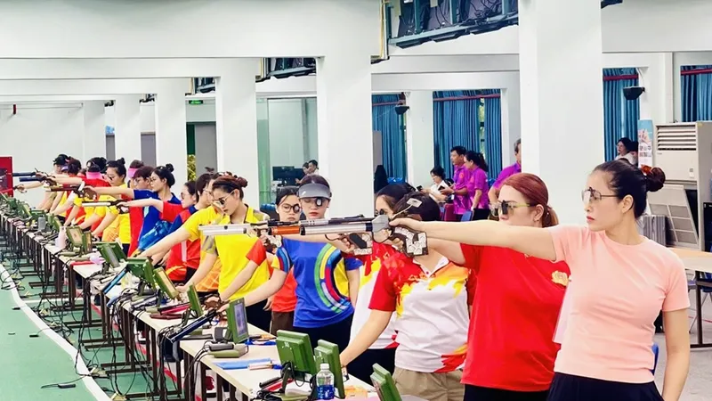 Xạ thủ cả nước tham dự giải vô địch các tay súng xuất sắc 2025. Ảnh: VŨ ANH