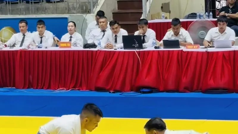 Các võ sĩ đã tranh tài hấp dẫn tại giải đấu năm nay. Ảnh: MINH MINH
