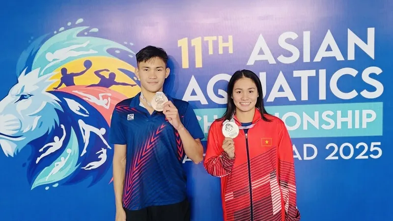 Tuyển thủ Thanh Bảo và Mỹ Tiên giành huy chương tại giải vô địch châu Á 2025. Ảnh: VASA