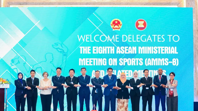 Hội nghị đã khai mạc ngày 13-10 tại Hà Nội. Ảnh: LƯỢNG LƯỢNG