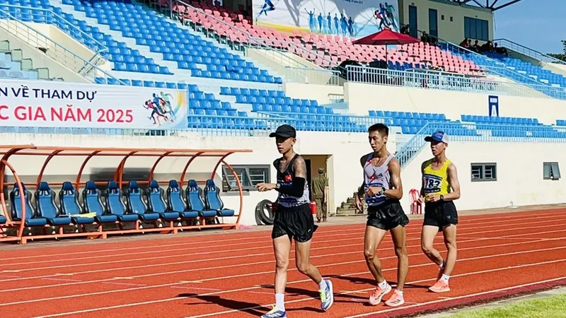 Các VĐV đã tranh tài tại giải điền kinh vô địch trẻ quốc gia 2025. Ảnh: TRỊNH ĐỨC
