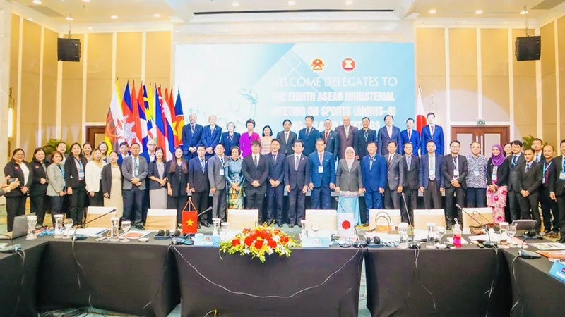 Các đại biểu tham dự phiên làm việc AMMS+Japan 5. Ảnh: LƯỢNG LƯỢNG