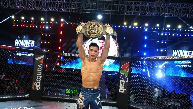 Tuyển thủ Trần Ngọc Lượng sẽ là thành viên thi đấu SEA Games 33-2025 cùng đội tuyển MMA Việt Nam. Ảnh: VMMAF