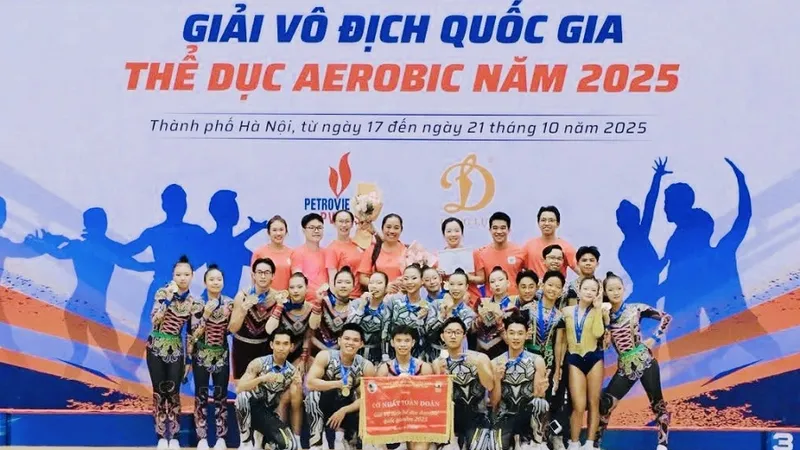 Đội tuyển thể dục aerobic TPHCM đã xếp nhất toàn đoàn tại giải vô địch quốc gia 2025. Ảnh: HOA LƯ 