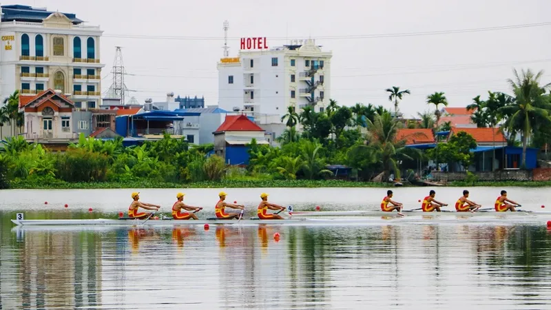 VĐV đã thi đấu các nội dung rowing tại Hải Phòng để đạt kết quả tốt nhất. Ảnh: VCRSF