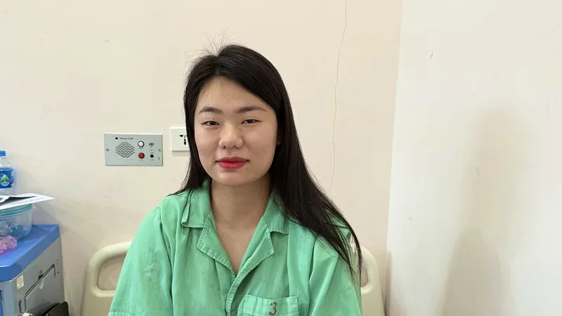 Tuyển thủ Nguyễn Thị Ngoan giữ tinh thần lạc quan trước khi được phẫu thuật chữa chấn thương trong tuần này. Ảnh: MINH CHIẾN