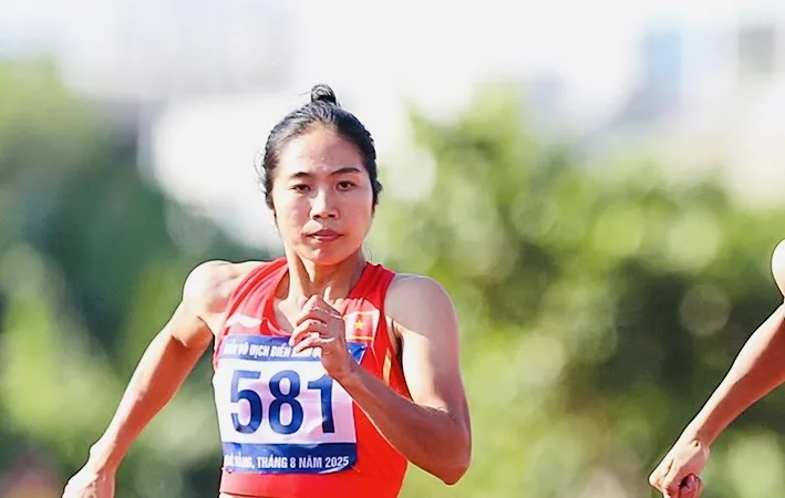 Tuyển thủ Hà Thị Thu đang là VĐV nữ có kết quả 100m tốt nhất Việt Nam. Ảnh: HOÀNG TÙNG