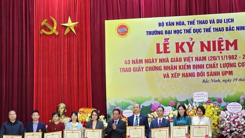 Đại học TDTT Bắc Ninh kỷ niệm Ngày Nhà giáo Việt Nam. Ảnh: TH.SÂM
