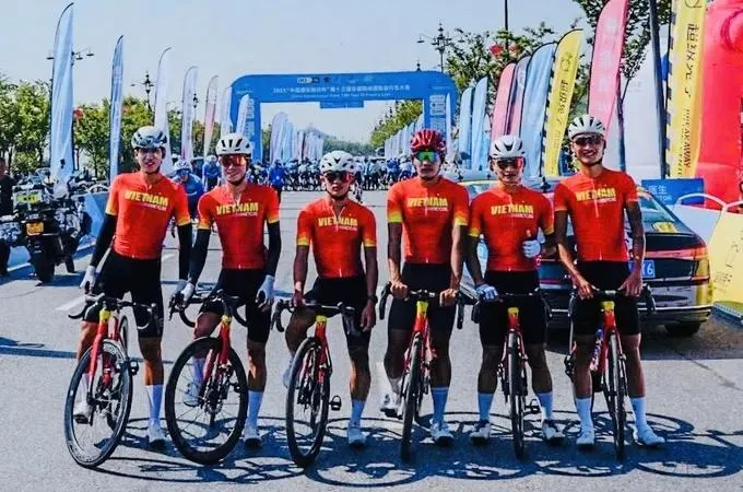 Các cua-rơ Việt Nam dự kiến sang Thái Lan sớm để làm quen với lộ trình thi đấu SEA Games 33-2025. Ảnh: VNCYCLING