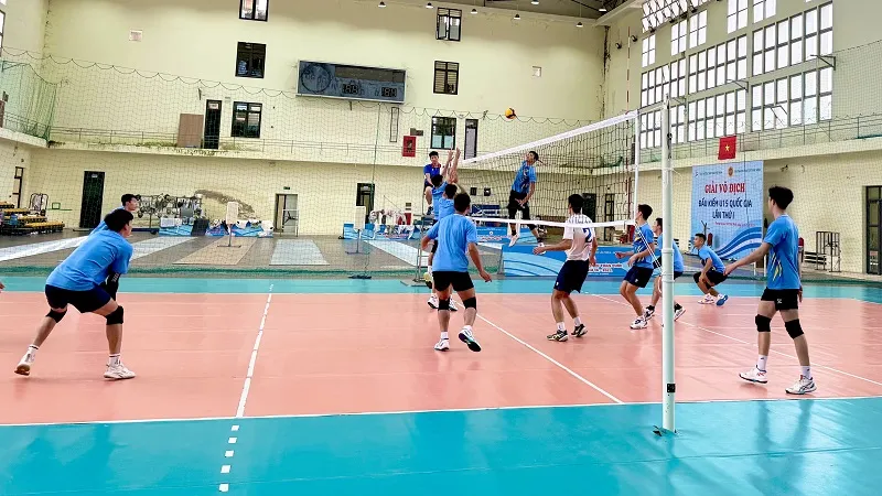 Đội tuyển bóng chuyền nam Việt Nam tập huấn tại Bắc Ninh sau đó tới TPHCM rèn luyện để sẵn sàng tham dự SEA Games 33-2025. Ảnh: MINH CHIẾN