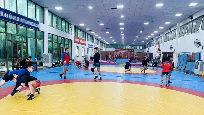 Đội tuyển vật Việt Nam tập trung chuẩn bị chuyên môn cho SEA Games 33-2025. Ảnh: MINH MINH