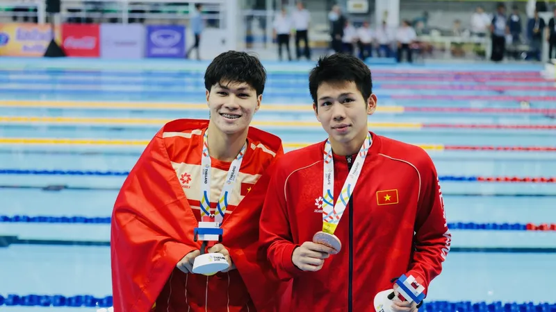 Các kình ngư Việt Nam đã có huy chương trong ngày đầu tiên môn bơi tại SEA Games 33-2025. Ảnh: DŨNG PHƯƠNG