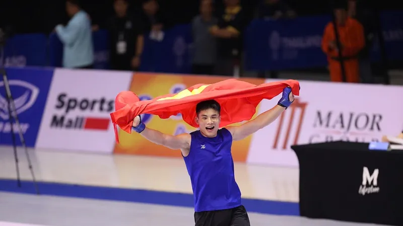 Quàng Văn Minh giành chiến thắng và có HCV tại SEA Games 33-2025. Ảnh: DŨNG PHƯƠNG