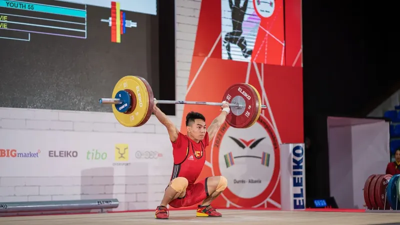 K'Dương là một trong những gương mặt trẻ của cử tạ Việt Nam được tranh tài SEA Games 33-2025. Ảnh: IWF