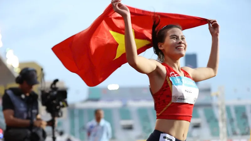 Nguyễn Thị Ngọc giành HCV nội dung 400m nữ. Ảnh: DŨNG PHƯƠNG