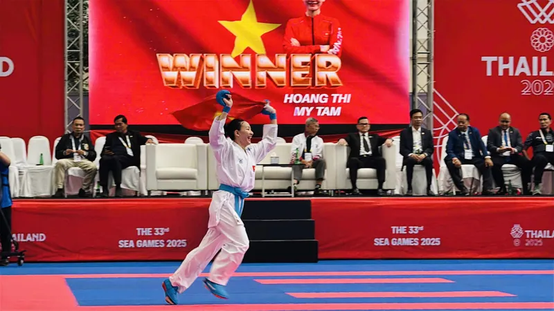 Hoàng Thị Mỹ Tâm bảo vệ thành công tấm HCV của mình tại SEA Games 33-2025. Ảnh: DŨNG PHƯƠNG