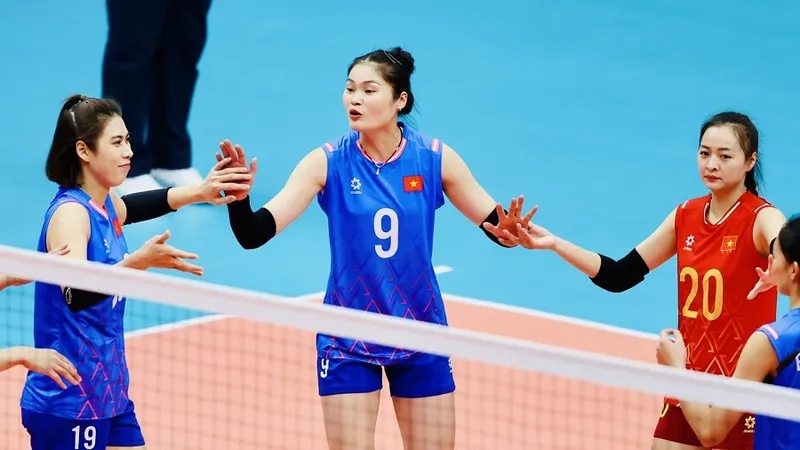 Chủ công Nguyễn Thị Uyên (9) sẽ tìm những cơ hội mới nếu không tái ký hợp đồng cùng đội nữ Hưng Yên. Ảnh: DŨNG PHƯƠNG