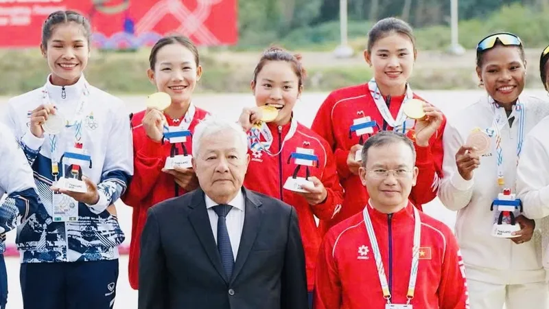 Sau những kết quả tốt tại môn canoeing, các tay chèo tiếp tục thi đấu đua thuyền truyền thống ở SEA Games 33-2025. Ảnh: ĐOÀN TTVN