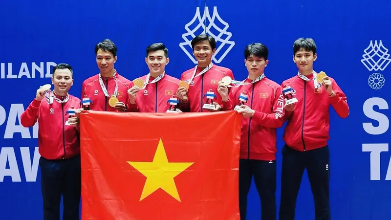 Cầu mây Việt Nam vừa có tấm HCV nội dung 4 người nam tại SEA Games 33-2025. Ảnh: VSTAF