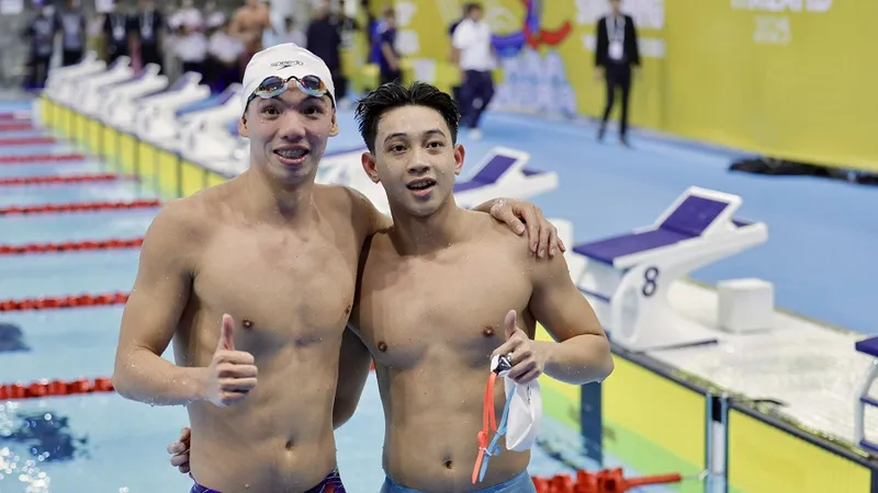 Huy Hoàng và Tuấn Anh là 2 kình ngư có kết quả huy chương nội dung 1.500m tự do tại SEA Games 33-2025. Ảnh: DŨNG PHƯƠNG