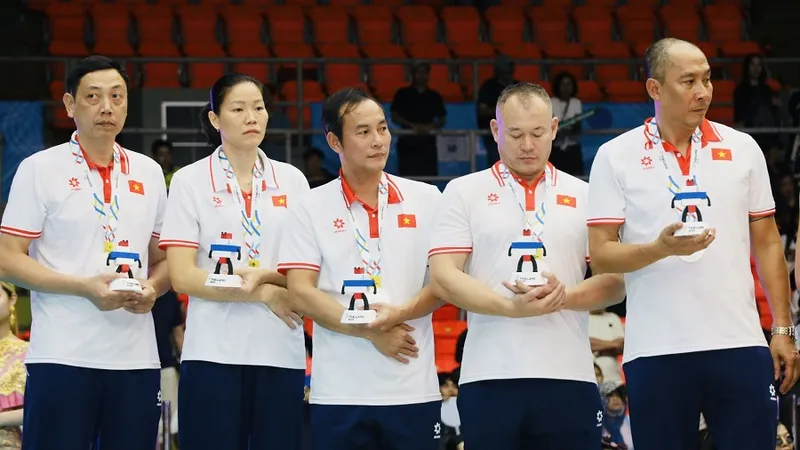 Chuyên gia Karl Lim đã tham gia ban huấn luyện đội tuyển bóng chuyền nữ Việt Nam tại SEA Games 33-2025. Ảnh: DŨNG PHƯƠNG