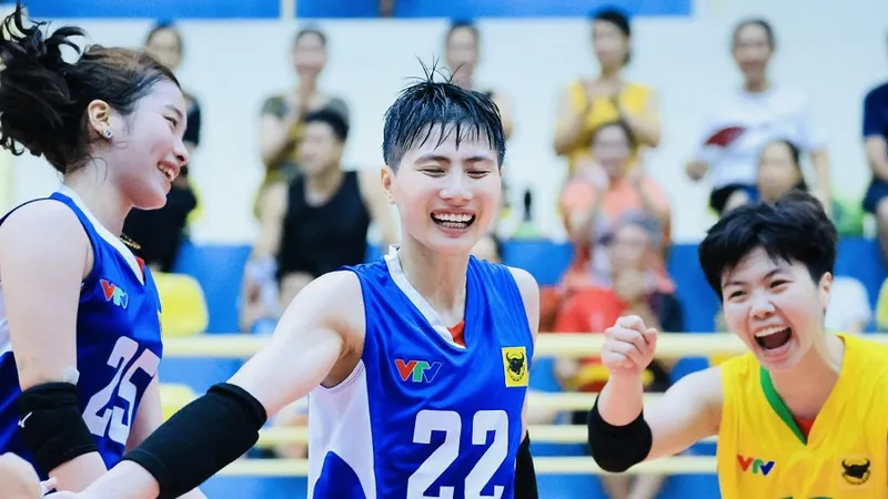 Chuyền 2 Ngọc Trâm (22) đã chính thức ký hợp đồng với đội Ngân hàng Công Thương. Ảnh: DŨNG PHƯƠNG