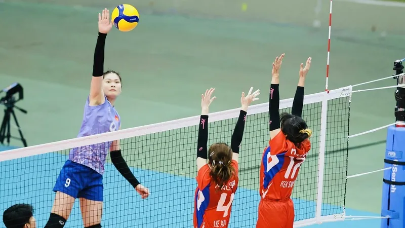 Chủ công Nguyễn Thị Uyên đã ký hợp đồng thi đấu với đội Ninh Bình sau SEA Games 33-2025. Ảnh: DŨNG PHƯƠNG