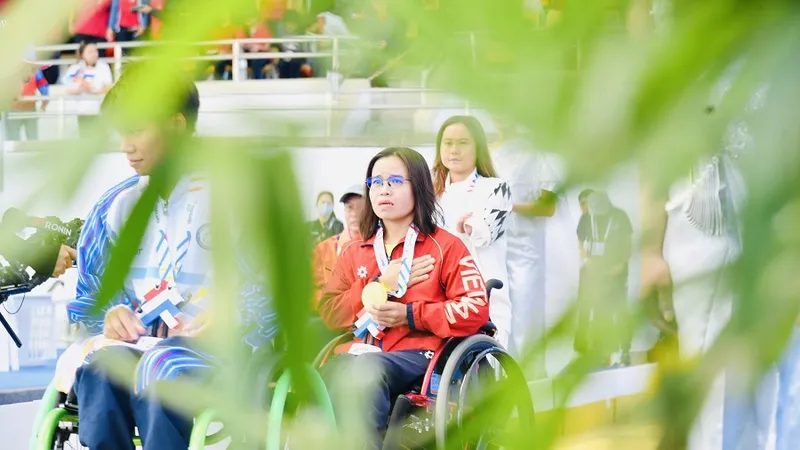 Vi Thị Hằng là VĐV bơi thể thao người khuyết tật đạt kết quả cá nhân tốt nhất tại ASEAN Para Games 13. Ảnh: THÁI DƯƠNG