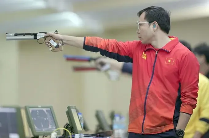 Xạ thủ Hoàng Xuân Vinh vẫn đang giữ kết quả Olympic tốt nhất cho Thể thao Việt Nam trong 80 năm qua. Ảnh: DŨNG PHƯƠNG