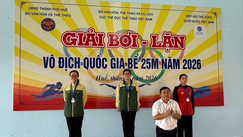 Nguyễn Diệp Phương Trâm đã giành HCV và phá kỷ lục quốc gia nội dung 100m ngửa nữ. Ảnh: MINH CHIẾN