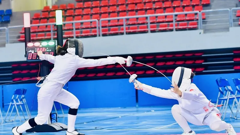 VĐV đấu kiếm trẻ có thêm những giải đấu để phát triển được chuyên môn của mình. Ảnh: VĂN DUY