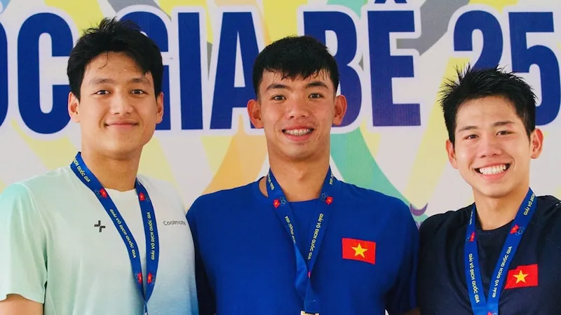 Nguyễn Huy Hoàng đã giành HCV và phá kỷ lục quốc gia tại giải đấu. Ảnh: MINH MINH