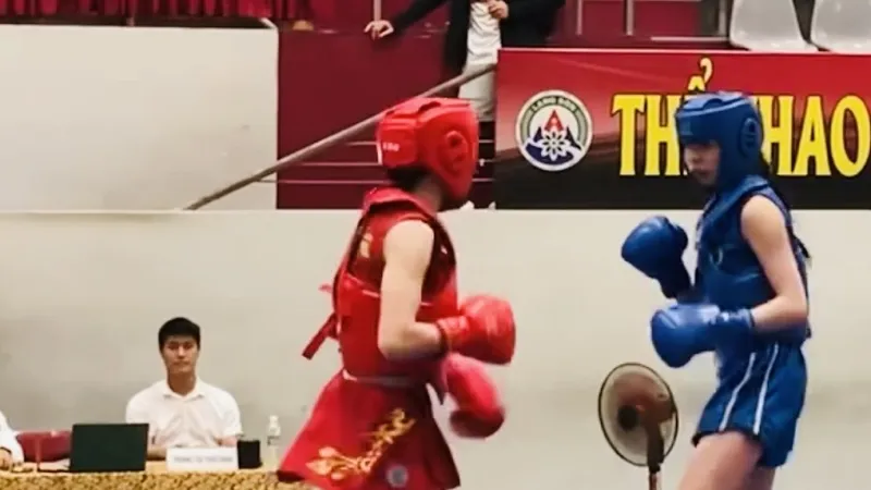 VĐV đang tranh tài giải wushu vô địch câu lạc bộ quốc gia 2026. Ảnh: MINH MINH