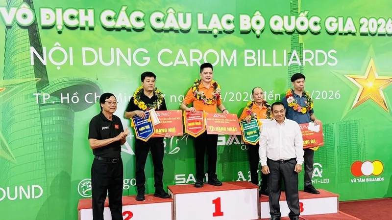 Cơ thủ Võ Quốc Thắng của TPHCM giành HCB nội dung carom 3 băng tại giải. Ảnh: ĐOÀN TUẤN