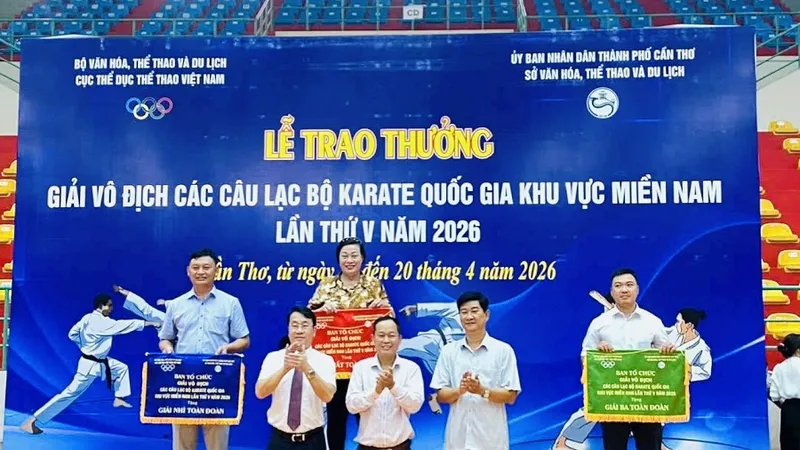 Đội karate TPHCM 1 đã xuất sắc giành vị trí đứng nhất toàn đoàn trong giải đấu năm nay được diễn ra tại Cần Thơ. Ảnh: VŨ SƠN