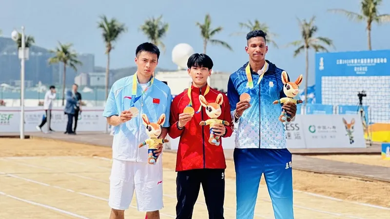 Tuyển thủ Phạm Văn Nghĩa giành HCV nhảy xa nam tại Đại hội thể thao bãi biển châu Á 2026. Ảnh: MH