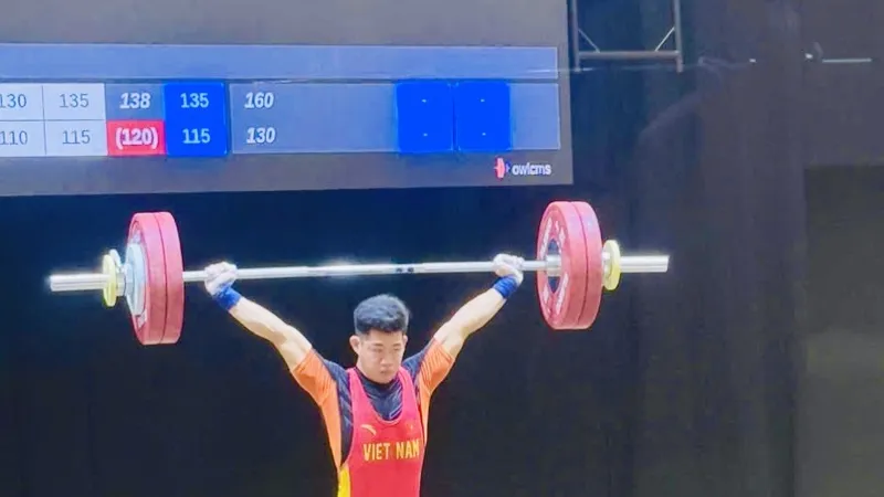 Lực sĩ Trần Minh Trí là thành viên thi đấu giải châu Á 2026 tại Ấn Độ. Ảnh: MINH MINH