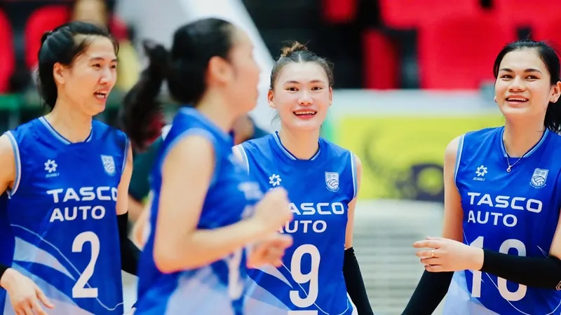 Các cầu thủ Hà Nội có niềm vui chiến thắng tại lượt trận thứ 2 của mình. Ảnh: DŨNG PHƯƠNG