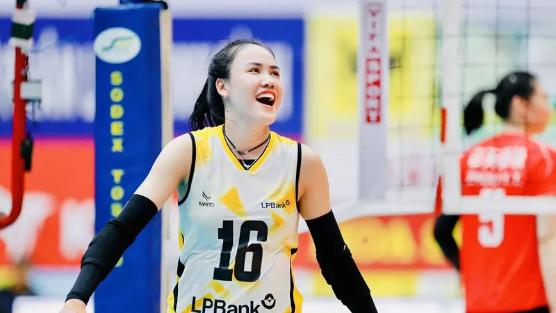 Chủ công Đinh Thị Thúy là thành viên đội tuyển bóng chuyền nữ Việt Nam chuẩn bị AVC Cup 2026. Ảnh: DŨNG PHƯƠNG
