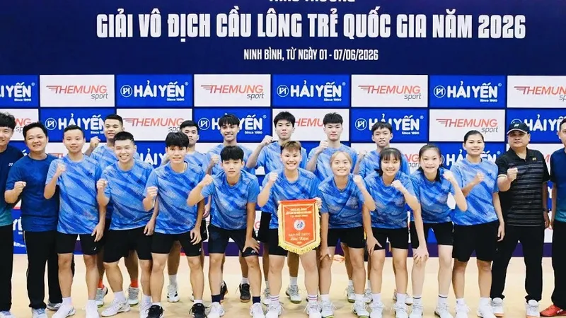 Đội cầu lông trẻ TPHCM đã giành HCV nội dung đồng đội nam nữ tại giải năm nay. Ảnh: VBF