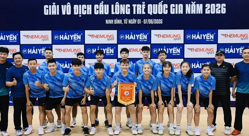 Đội cầu lông trẻ TPHCM tại giải đấu năm nay ở Ninh Bình. Ảnh: VBF