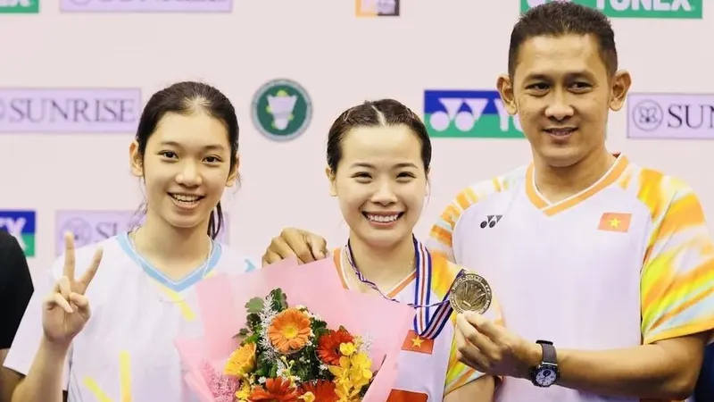 Cầu lông Việt Nam đang có Thu Huyền (ngoài cùng bên trái) là VĐV trẻ triển vọng có chuyên môn tốt. Ảnh: VBF
