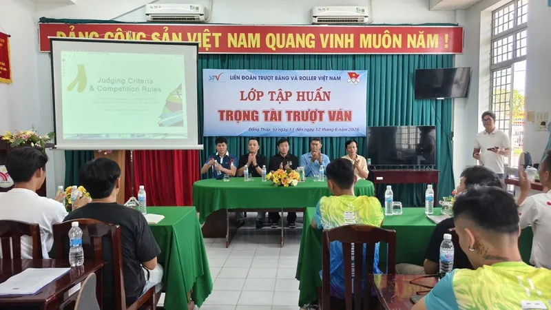 Các học viên được tham dự lớp tập huấn trọng tài trượt ván quốc gia hướng tới chuẩn bị cho Đại hội thể thao toàn quốc lần thứ X-2026. Ảnh: MINH MINH
