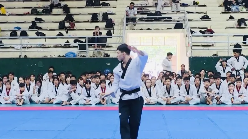 VĐV tham dự buổi kiểm tra trao suất ASIAD 20 được Ban huấn luyện quyền biểu diễn tuyển taekwondo Việt Nam thực hiện vừa qua. Ảnh: TKVIETNAM