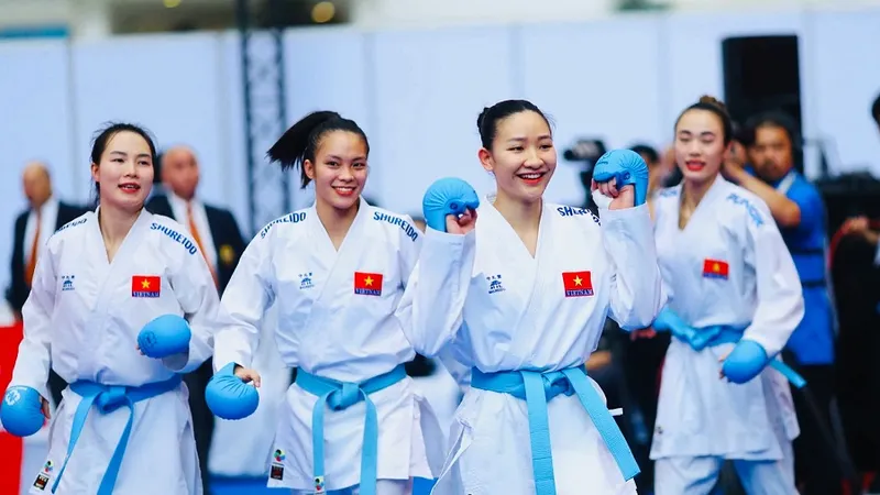 Hoàng Thị Mỹ Tâm (giữa) là gương mặt quan trọng của karate Việt Nam sẽ dự giải vô địch châu Á 2026. Ảnh: DP